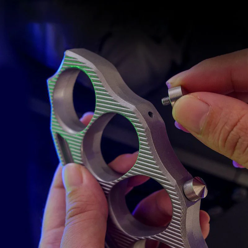 Creative Knuckle Duster with Detachable Window Breaker - Image 2