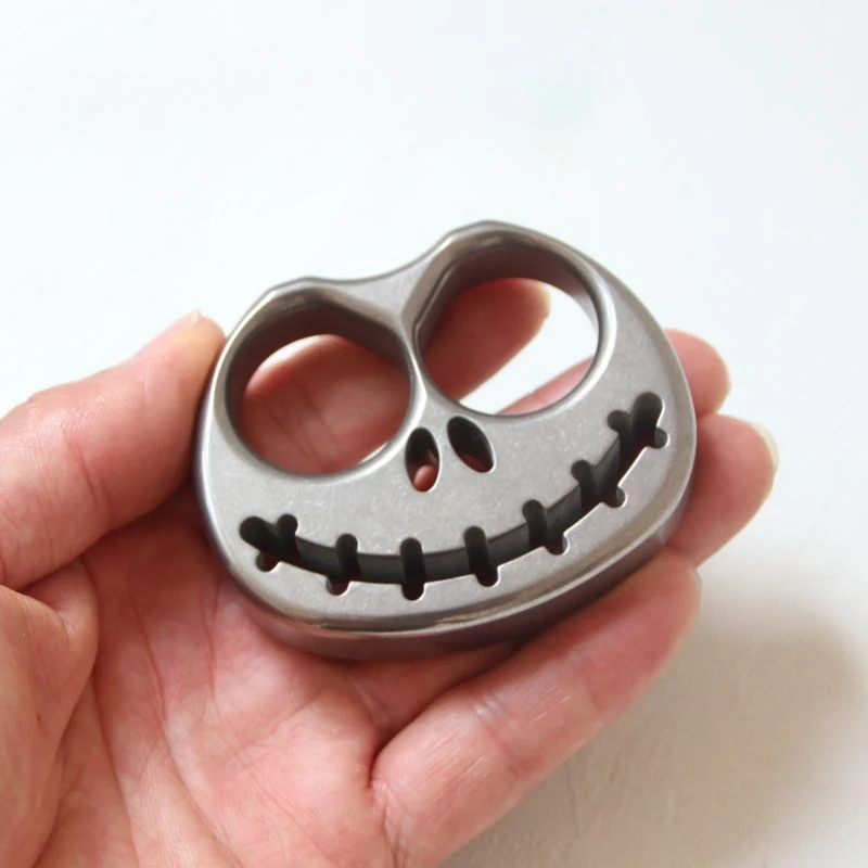 Creative Pumpkin Titanium Knuckle Dusdter - Image 2