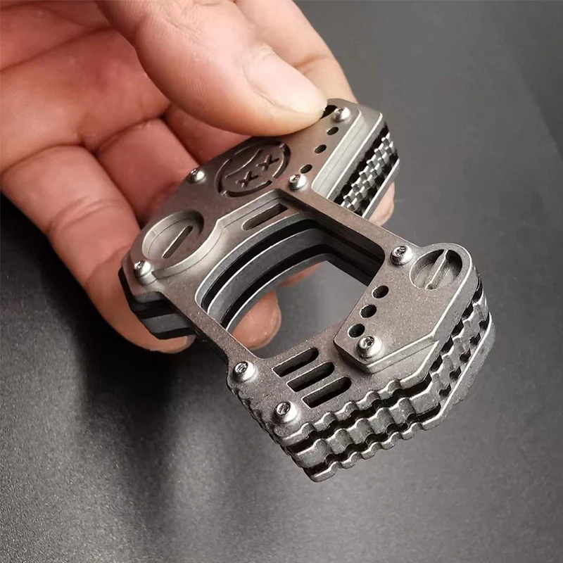 Laminated Steel Knuckle Duster Window Breaker Protective Gear - Image 6