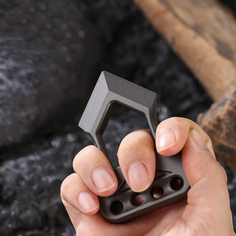 Mini Self-defense Knuckle Duster Self-defense Decorative Pendant - Image 5