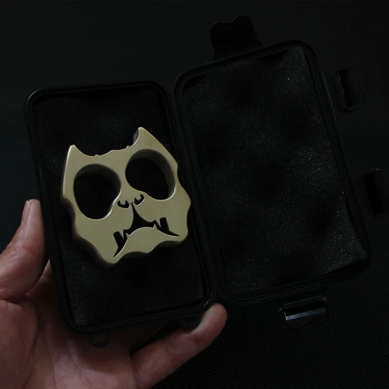 Thickened Solid Dog Brass Knuckle Duster - Image 4